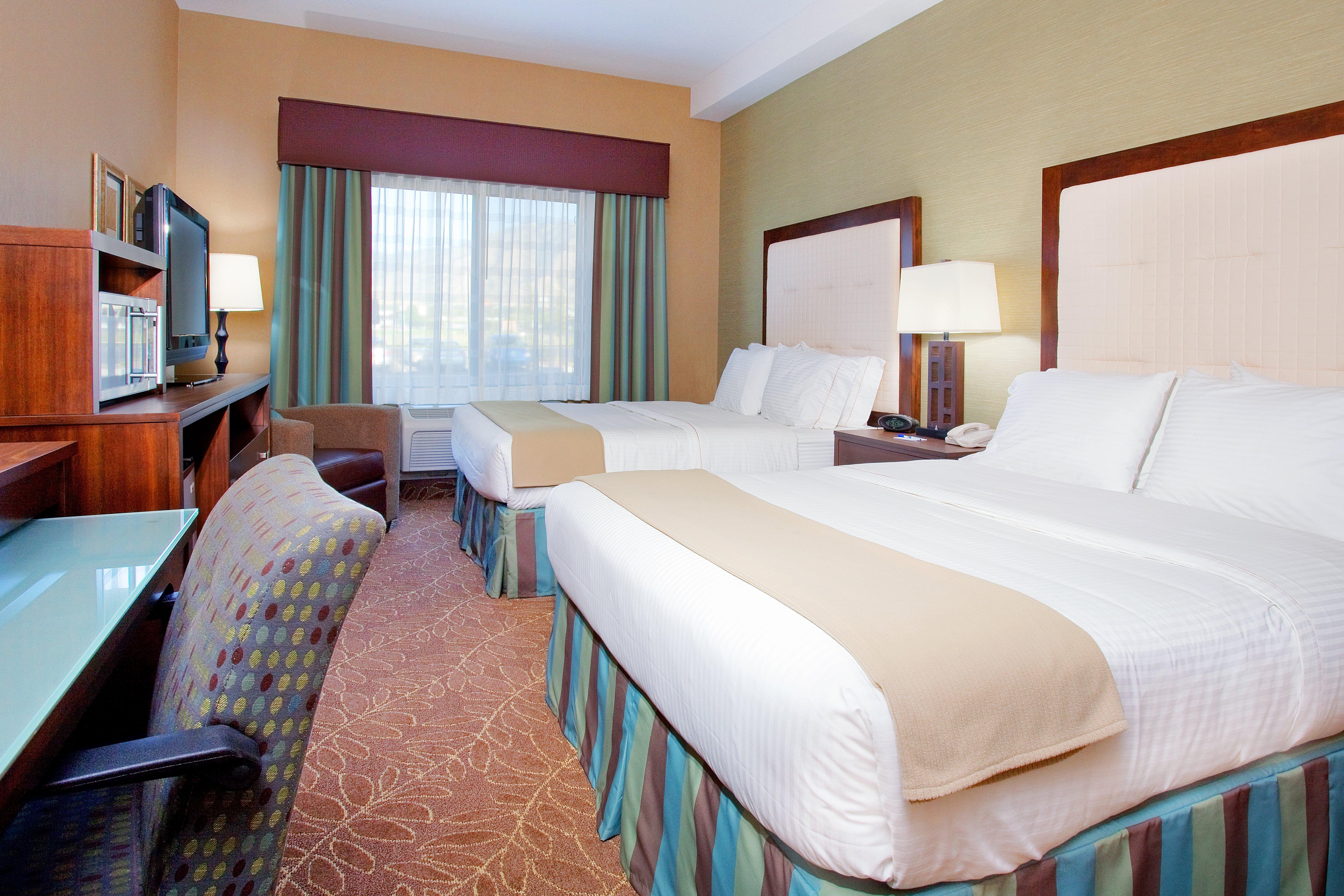 Holiday Inn Express & Suites Logan By Ihg Екстериор снимка