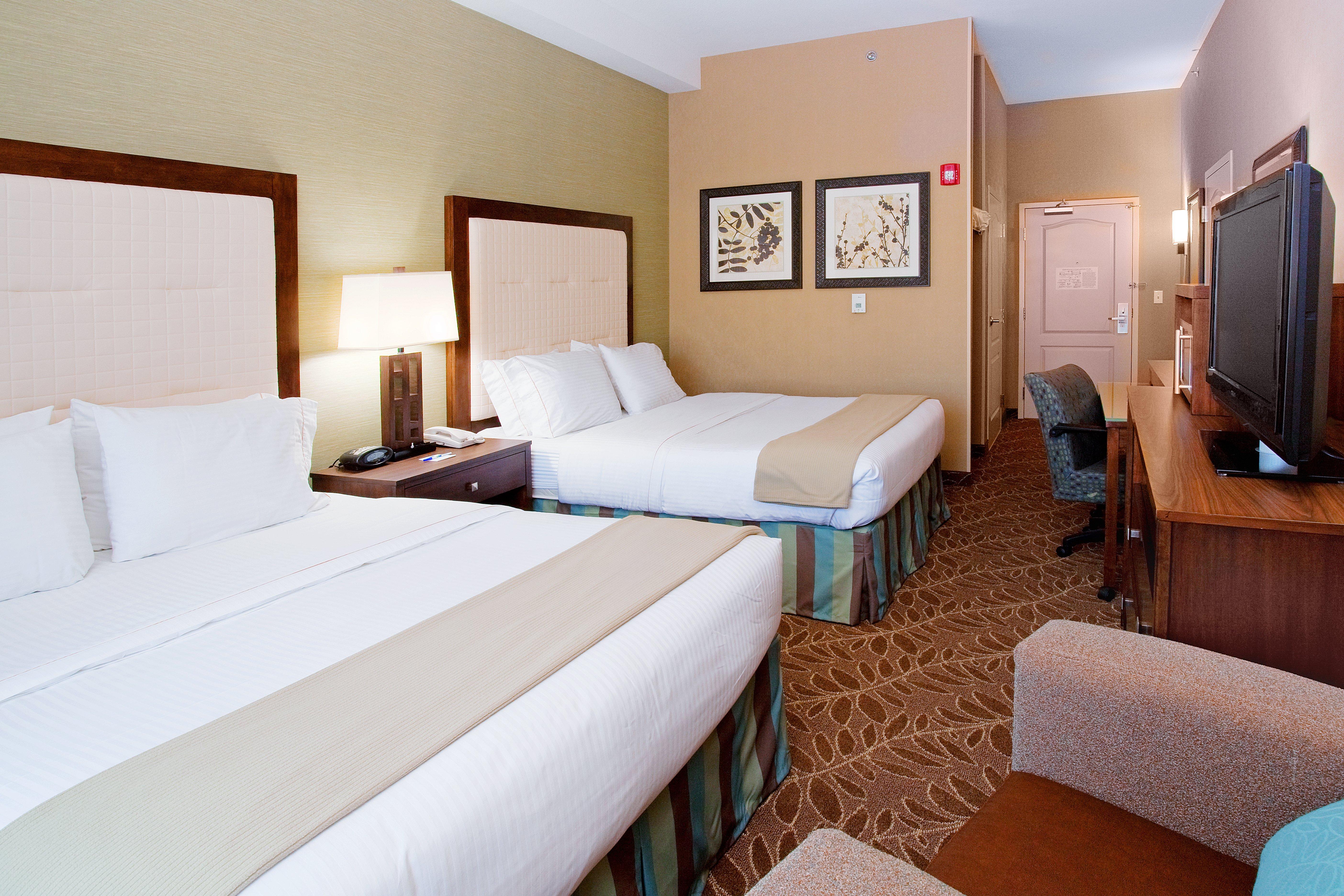 Holiday Inn Express & Suites Logan By Ihg Екстериор снимка